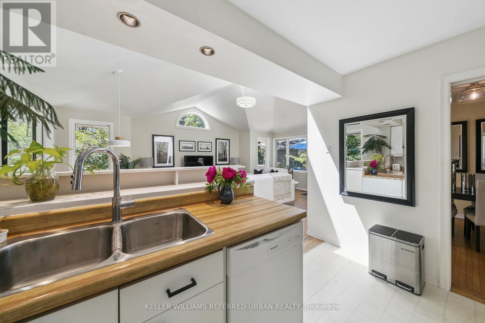 384 Maplehurst Avenue, Oakville, Ontario  L6L 4Y5 - Photo 10 - W12178729