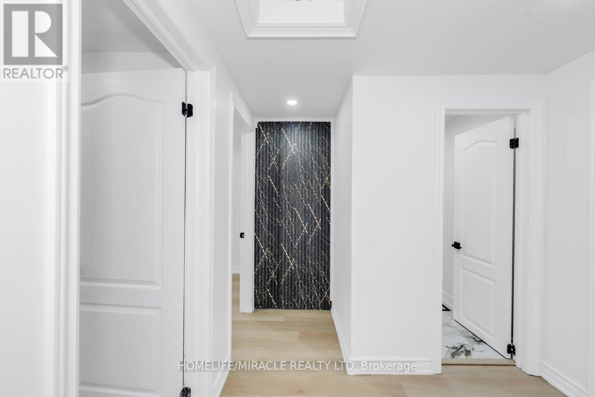 195 Randi Road, Mississauga, Ontario  L5A 1V6 - Photo 23 - W12178756