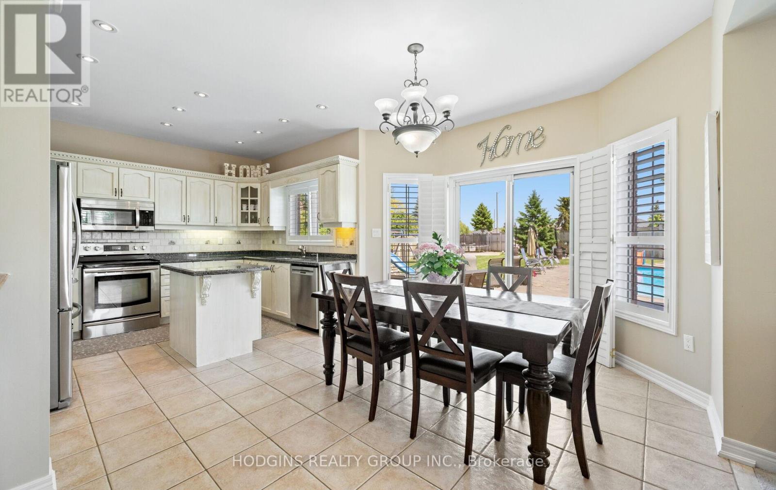 1376 Avon Drive, Mississauga (Meadowvale Village), Ontario  L5N 7Z3 - Photo 11 - W12178759