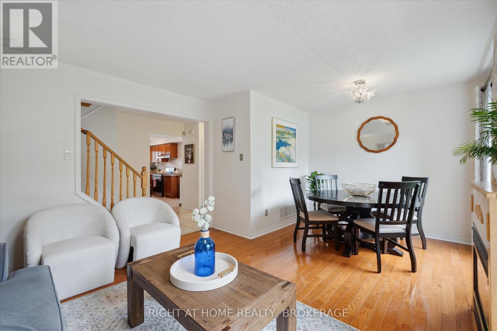 2254 Dale Ridge Drive, Oakville (Wt West Oak Trails), Ontario  L6M 3L5 - Photo 10 - W12178771