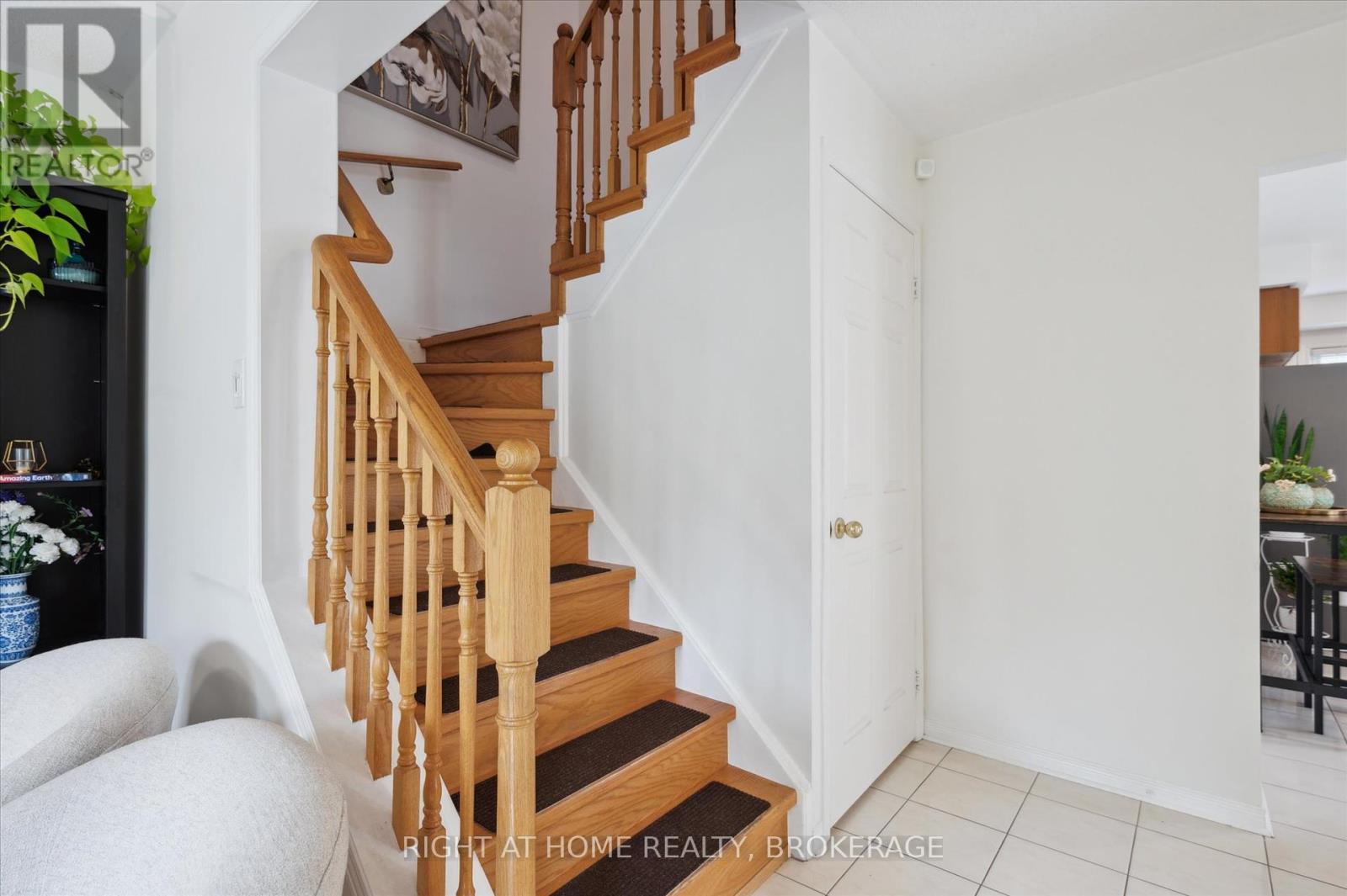 2254 Dale Ridge Drive, Oakville (Wt West Oak Trails), Ontario  L6M 3L5 - Photo 25 - W12178771