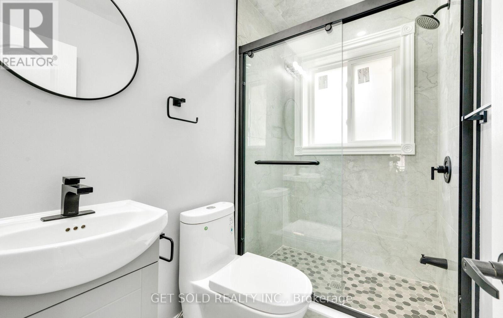 31 Bulbourne Road, Toronto, Ontario  M9V 3N5 - Photo 16 - W12178772