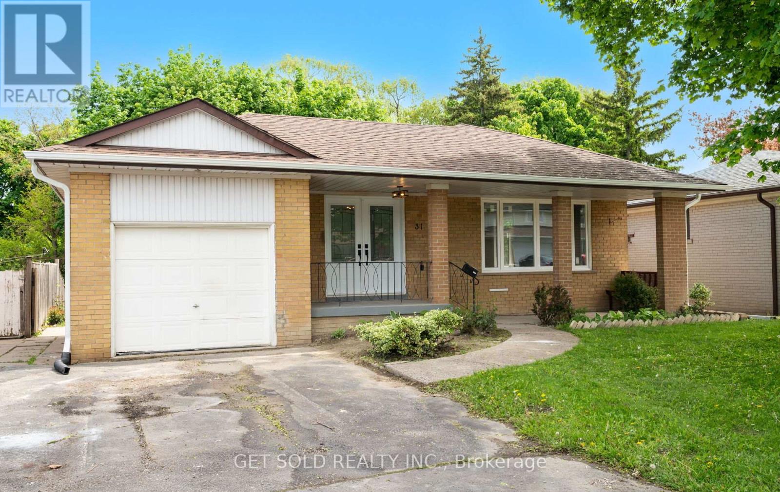 31 Bulbourne Road, Toronto, Ontario  M9V 3N5 - Photo 2 - W12178772