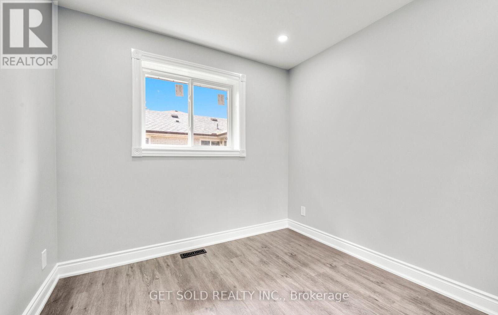 31 Bulbourne Road, Toronto, Ontario  M9V 3N5 - Photo 24 - W12178772