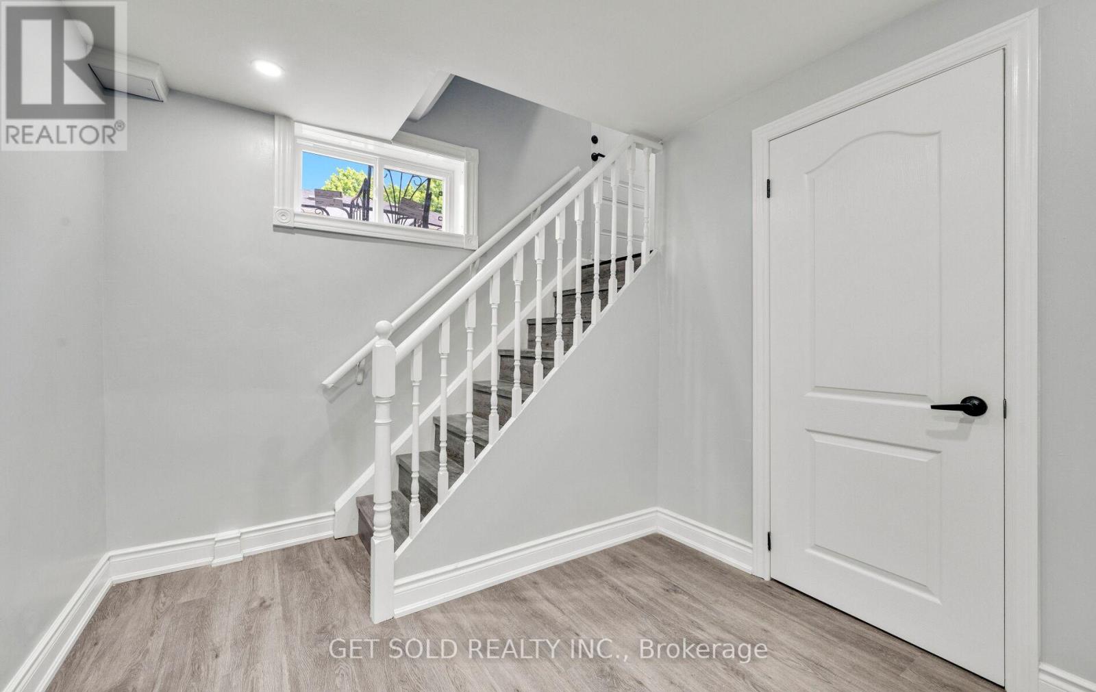 31 Bulbourne Road, Toronto (Mount Olive-Silverstone-Jamestown), Ontario  M9V 3N5 - Photo 27 - W12178772