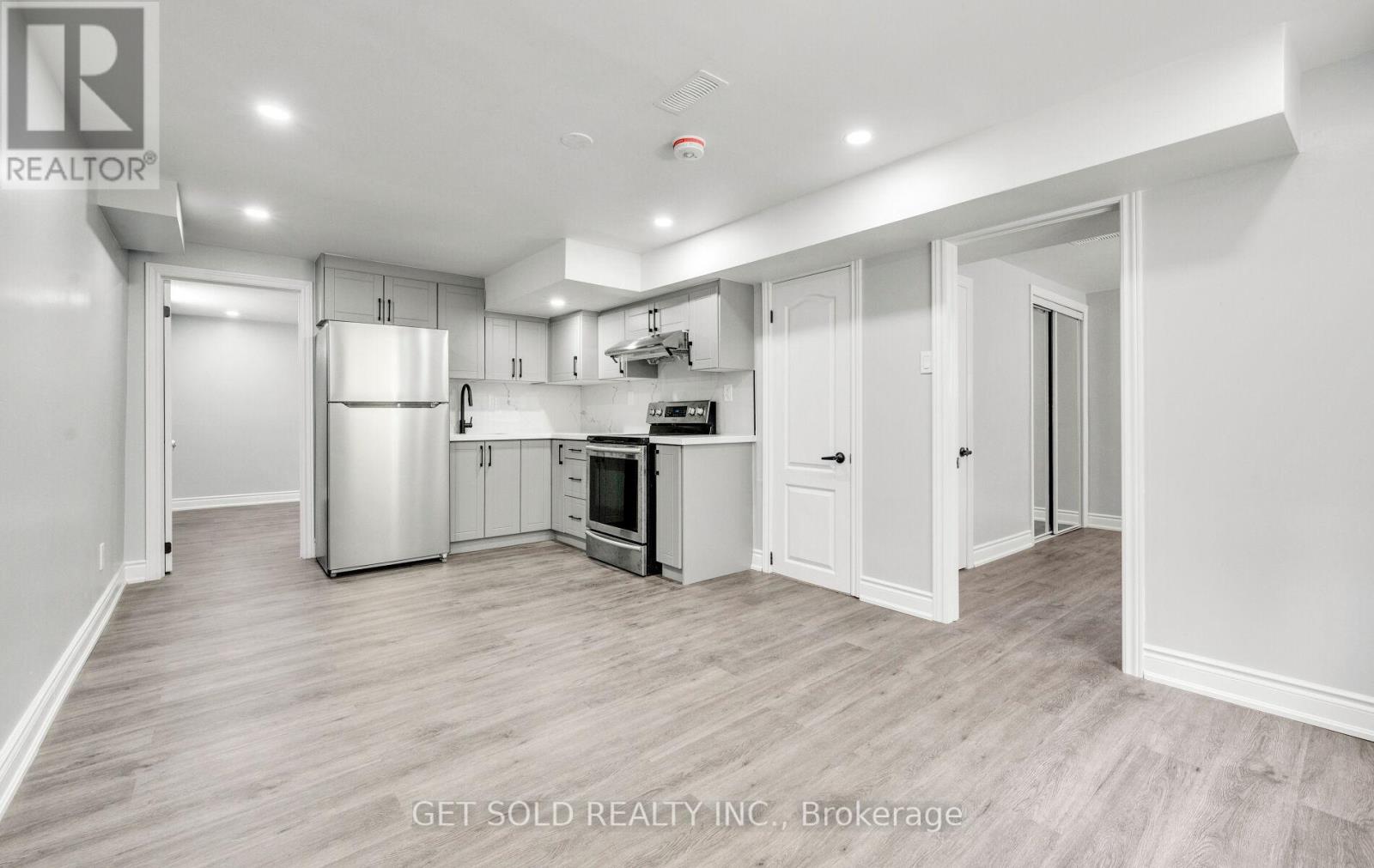 31 Bulbourne Road, Toronto, Ontario  M9V 3N5 - Photo 37 - W12178772