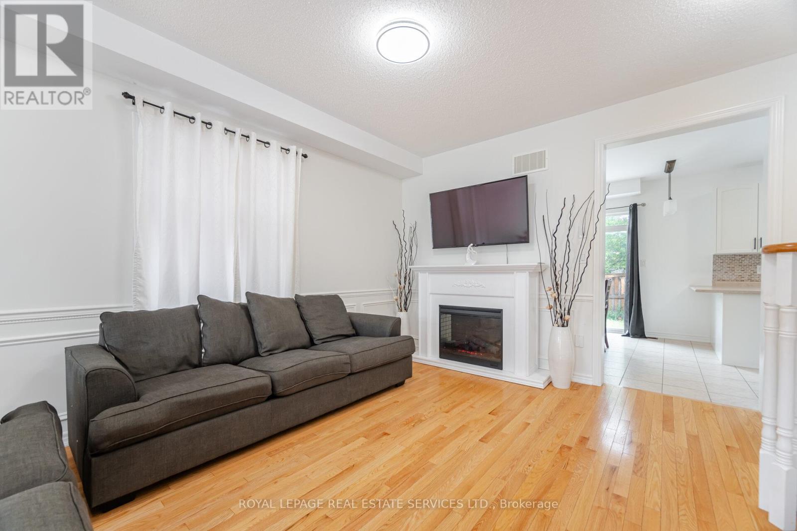137 Holmes Crescent, Milton, Ontario  L9T 0V9 - Photo 12 - W12178806