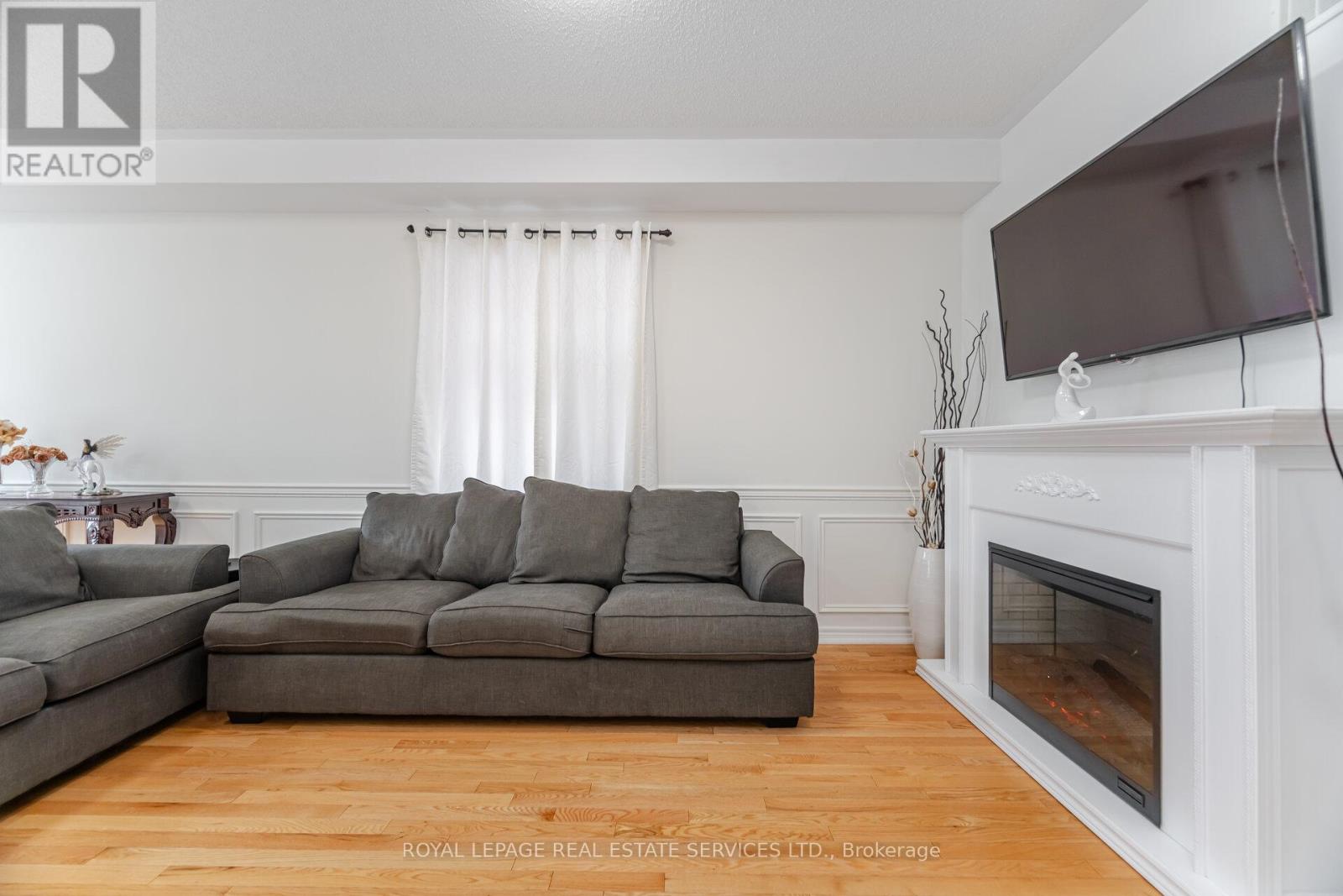 137 Holmes Crescent, Milton, Ontario  L9T 0V9 - Photo 13 - W12178806