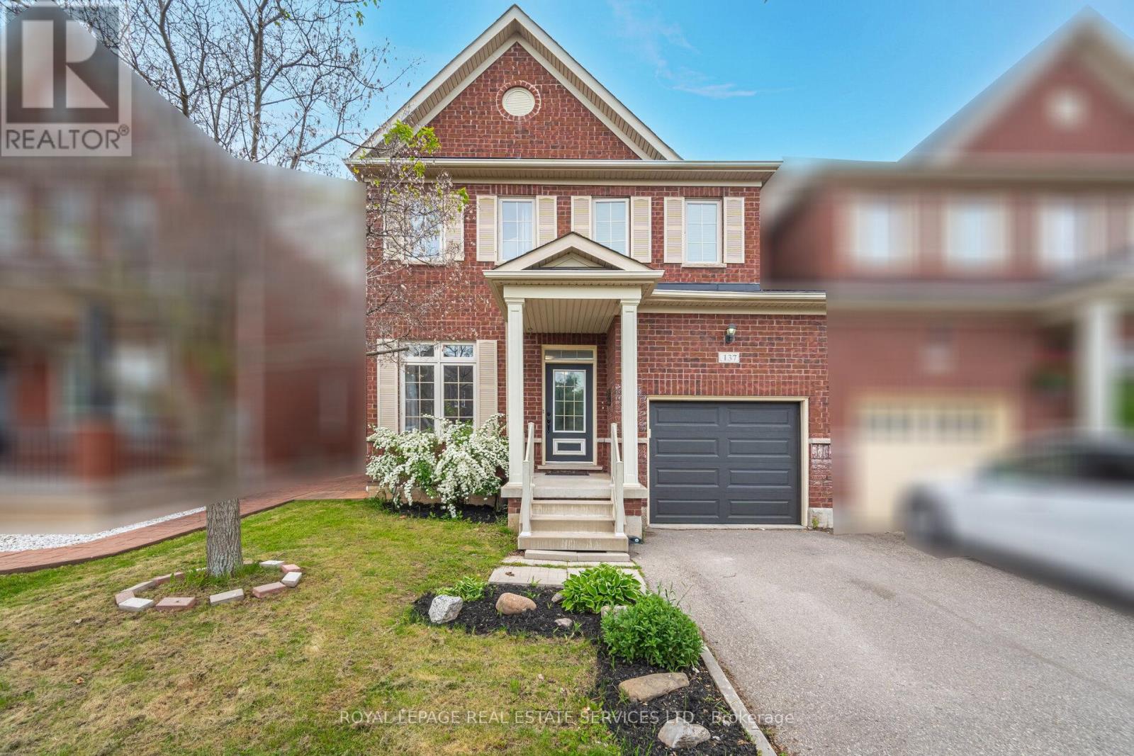 137 Holmes Crescent, Milton, Ontario  L9T 0V9 - Photo 2 - W12178806
