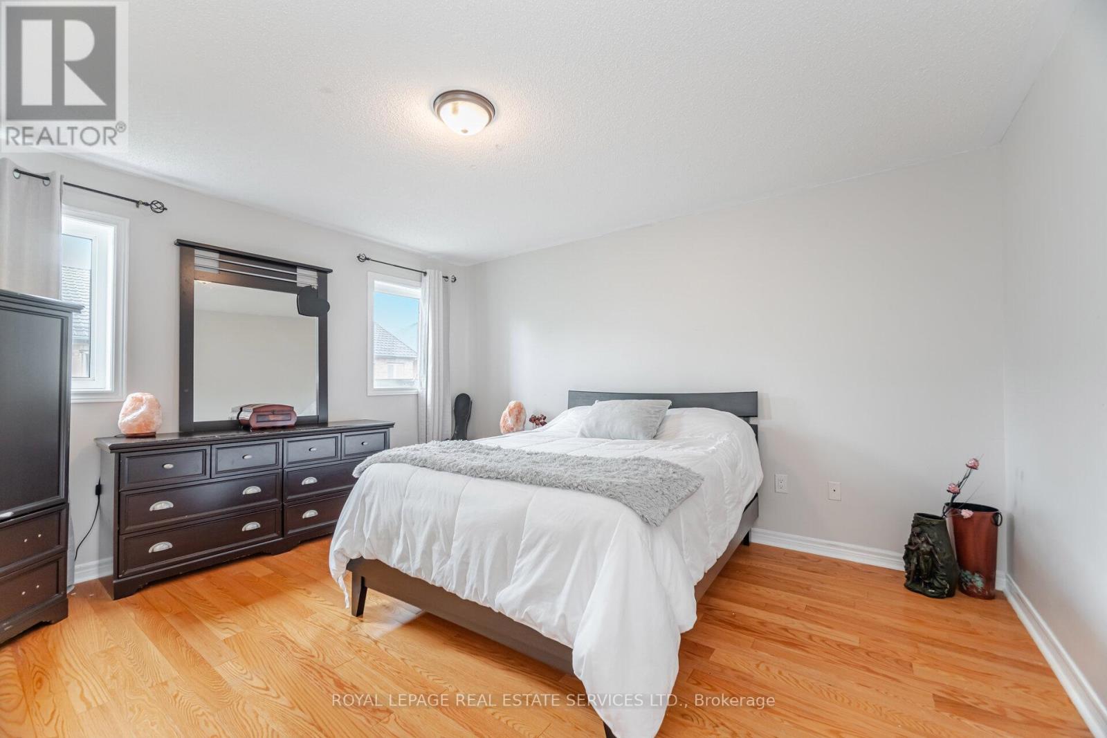 137 Holmes Crescent, Milton, Ontario  L9T 0V9 - Photo 27 - W12178806