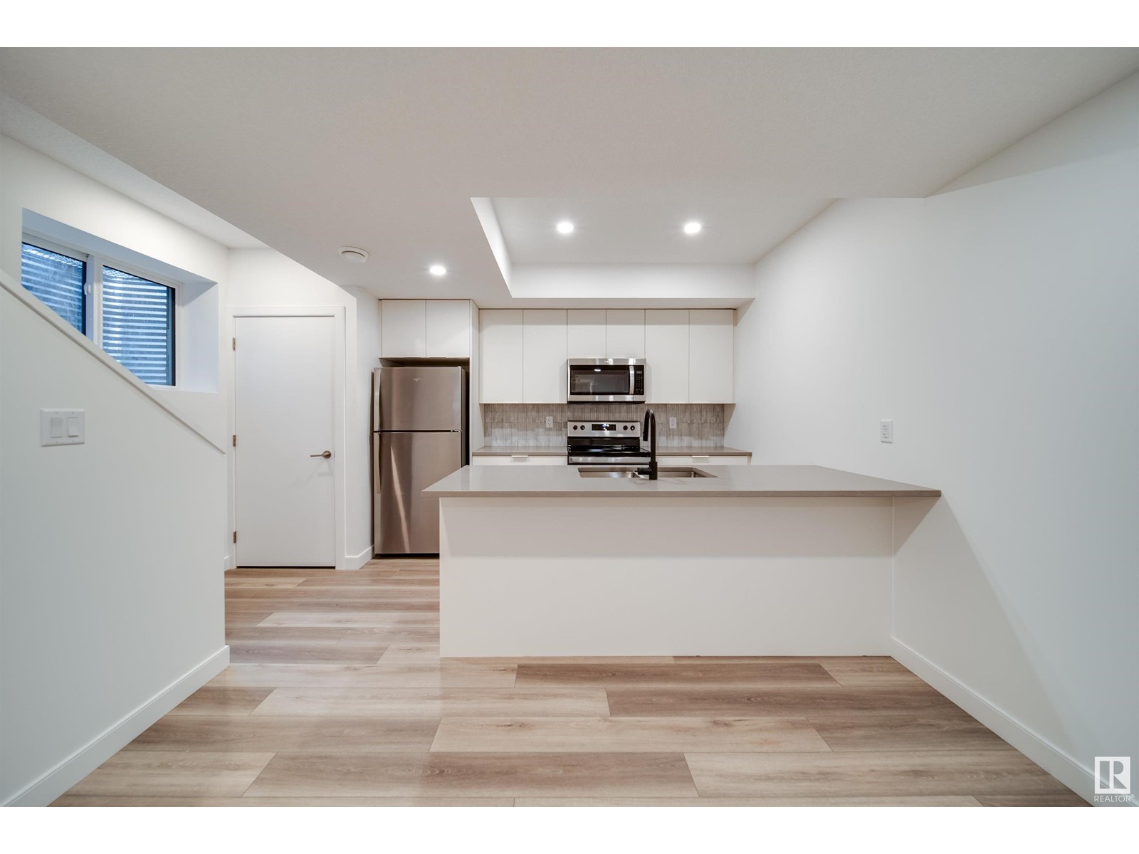 Property at 8522 80 AV NW NW image 4