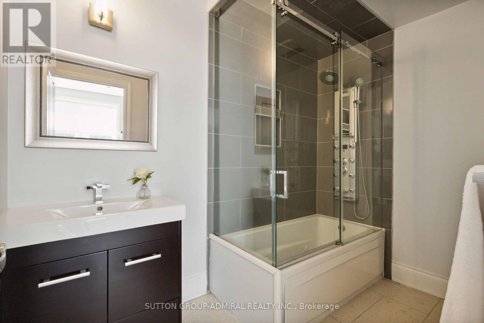 90 Giorgia Crescent, Vaughan, Ontario  L6A 4R2 - Photo 38 - N12178905