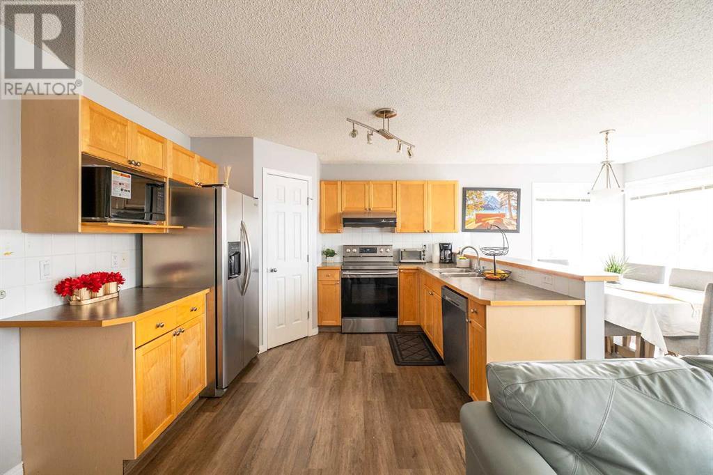 126 Hidden Creek Rise Nw, Calgary, Alberta  T3A 6L4 - Photo 5 - A2202220