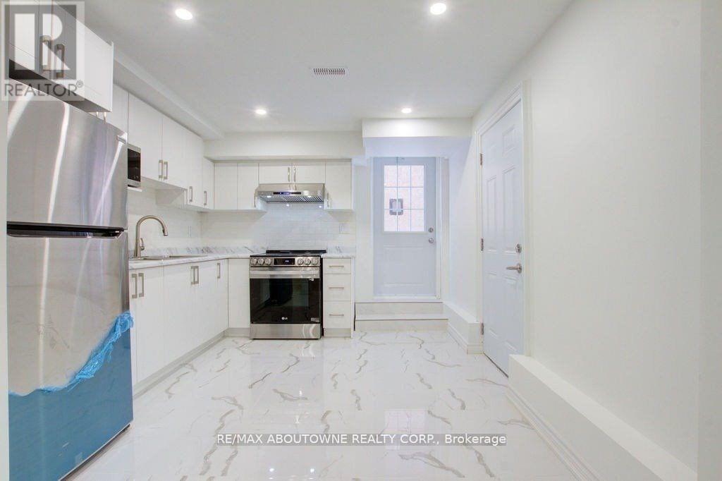 Lower - 80 Laurendale Avenue, Hamilton, Ontario  L0R 2H3 - Photo 12 - X12178687