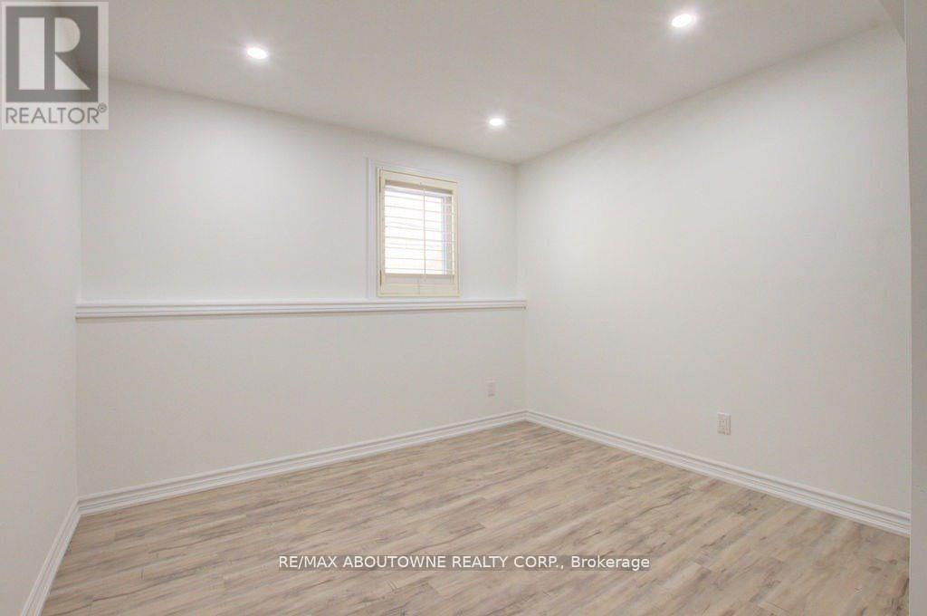 Lower - 80 Laurendale Avenue, Hamilton, Ontario  L0R 2H3 - Photo 19 - X12178687
