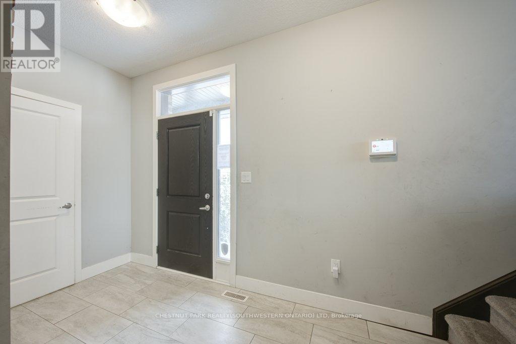 62 - 745 Chelton Road, London South (South U), Ontario  N6M 0J1 - Photo 3 - X12178706