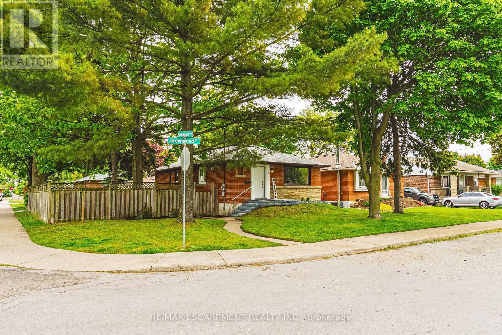 3 Greenwood Street, Hamilton (Hampton Heights), Ontario  L8T 3N2 - Photo 2 - X12178715