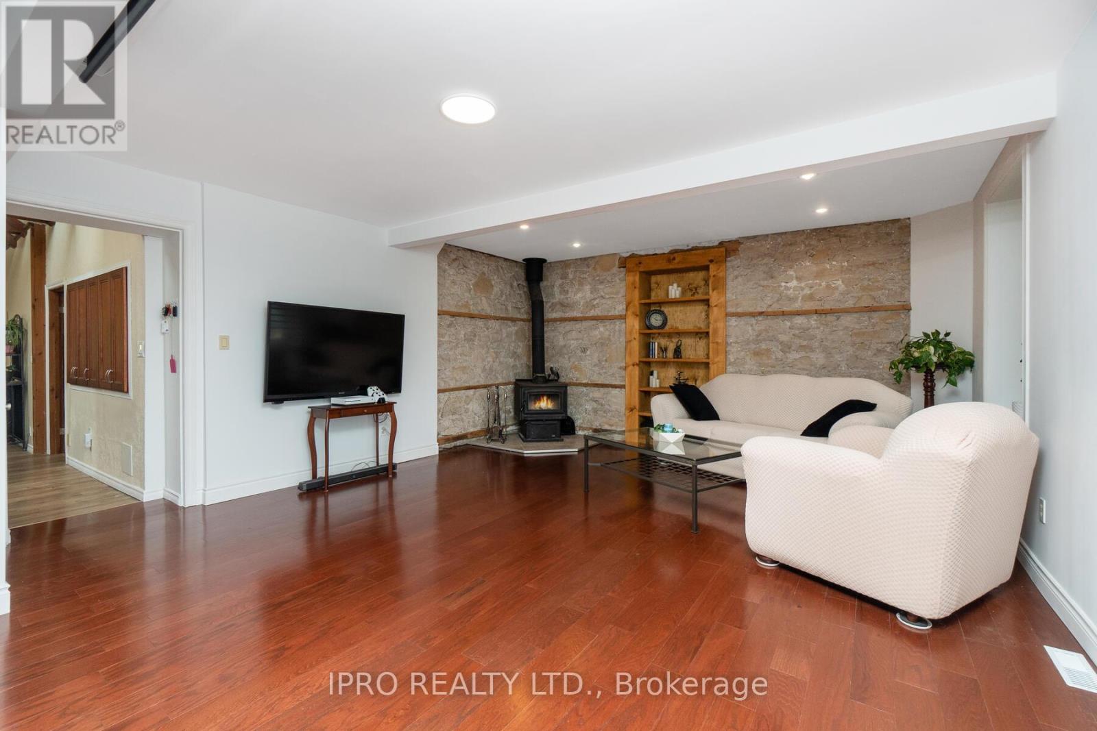 9206 Sideroad 17 Road, Erin, Ontario  N0B 1Z0 - Photo 3 - X12178774