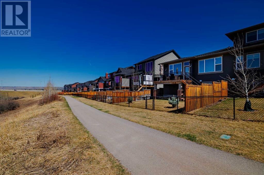 21 Crestridge Bay Sw, Calgary, Alberta  T3B 6H2 - Photo 36 - A2217438