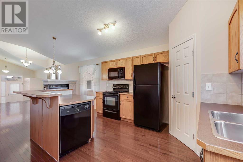1046 Channelside Way Sw, Airdrie, Alberta  T4B 3H9 - Photo 8 - A2218698