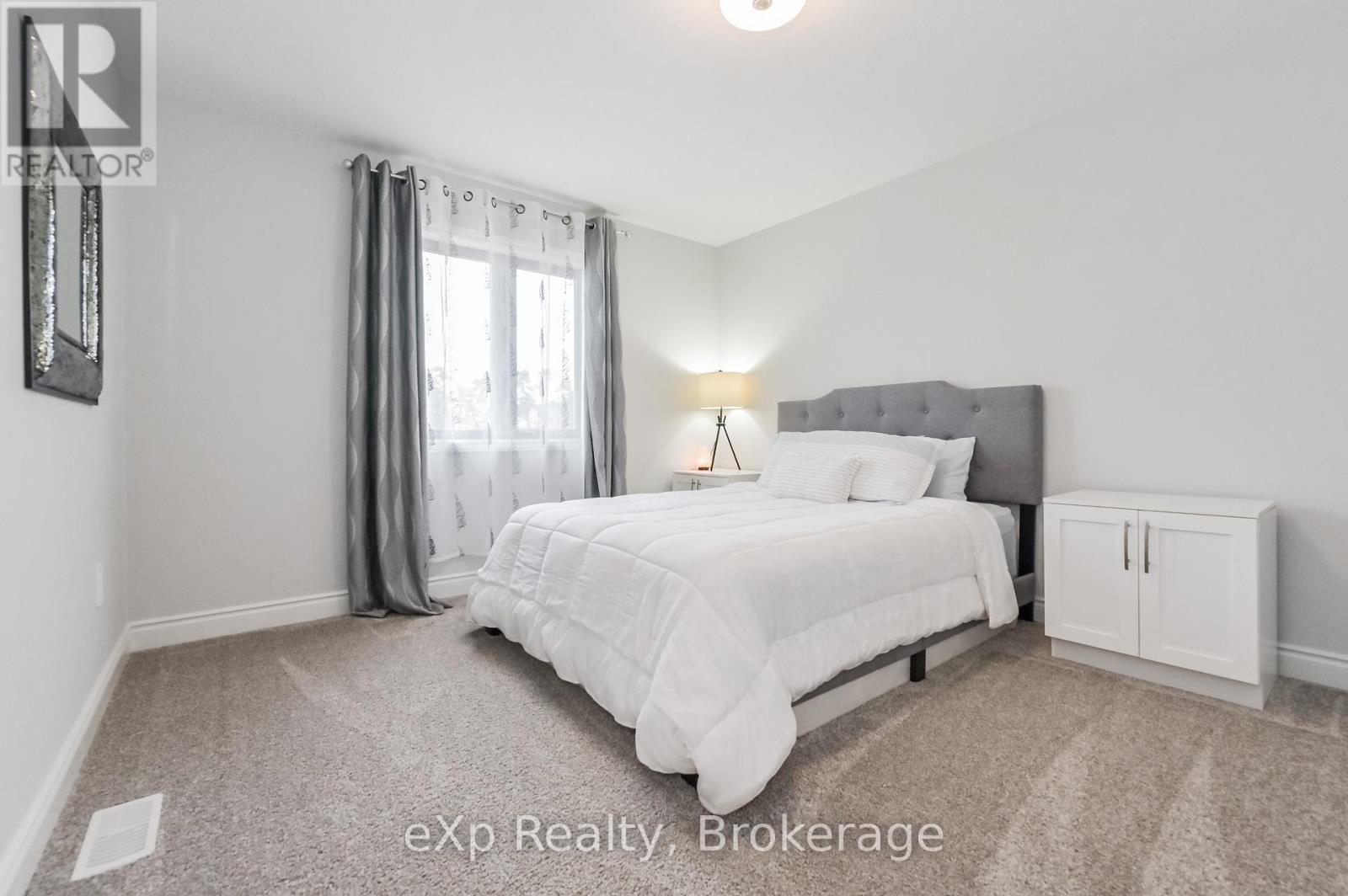 62 Haylock Avenue, Centre Wellington, Ontario  N0B 1S0 - Photo 26 - X12178147