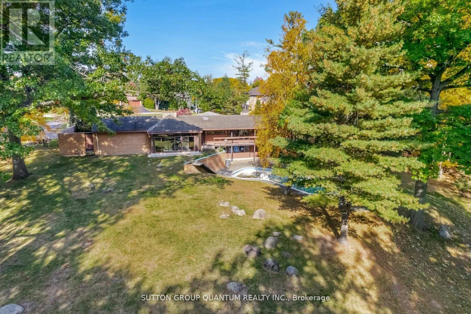 2194 Oneida Crescent, Mississauga, Ontario  L5C 1V6 - Photo 2 - W12178826