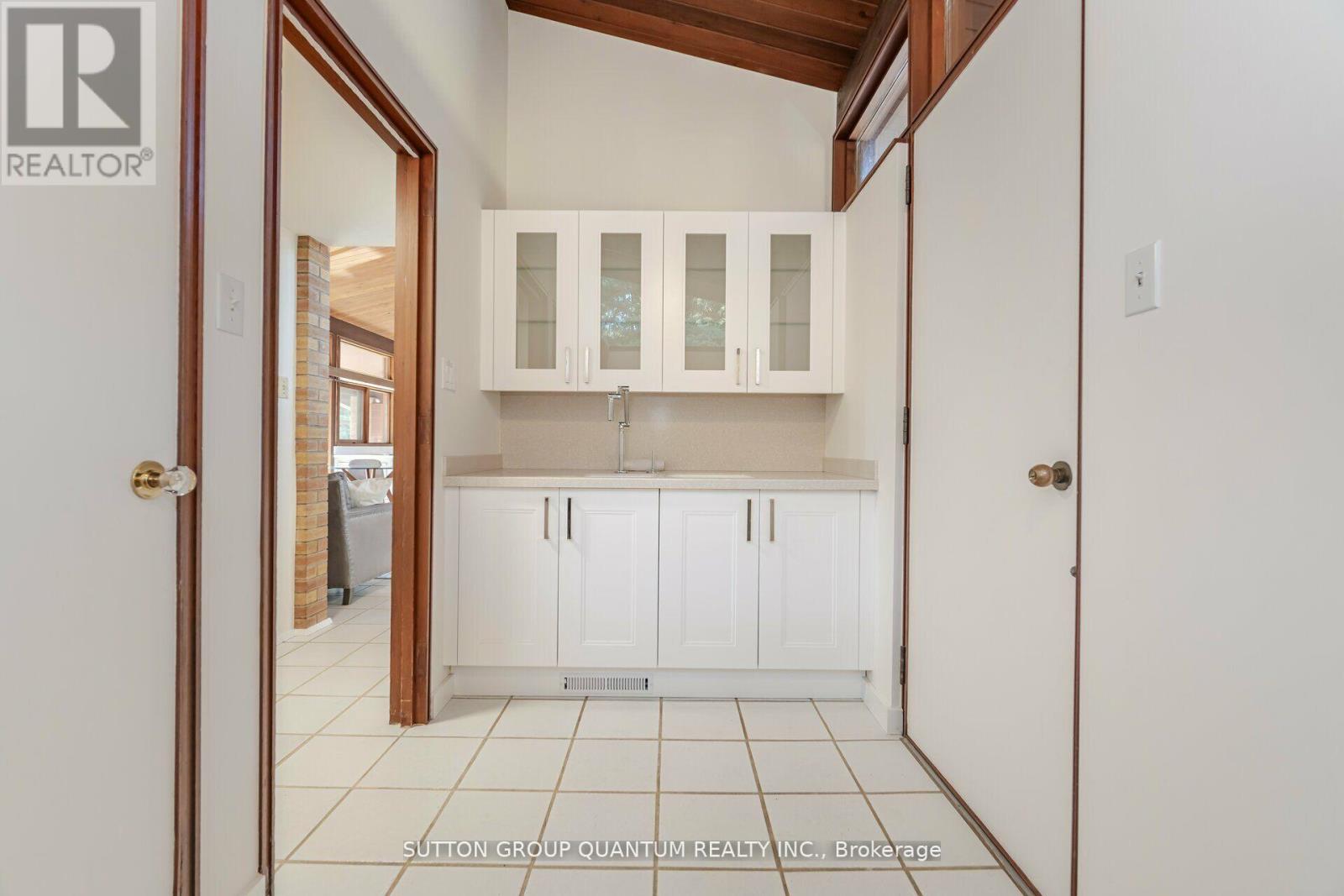 2194 Oneida Crescent, Mississauga, Ontario  L5C 1V6 - Photo 27 - W12178826