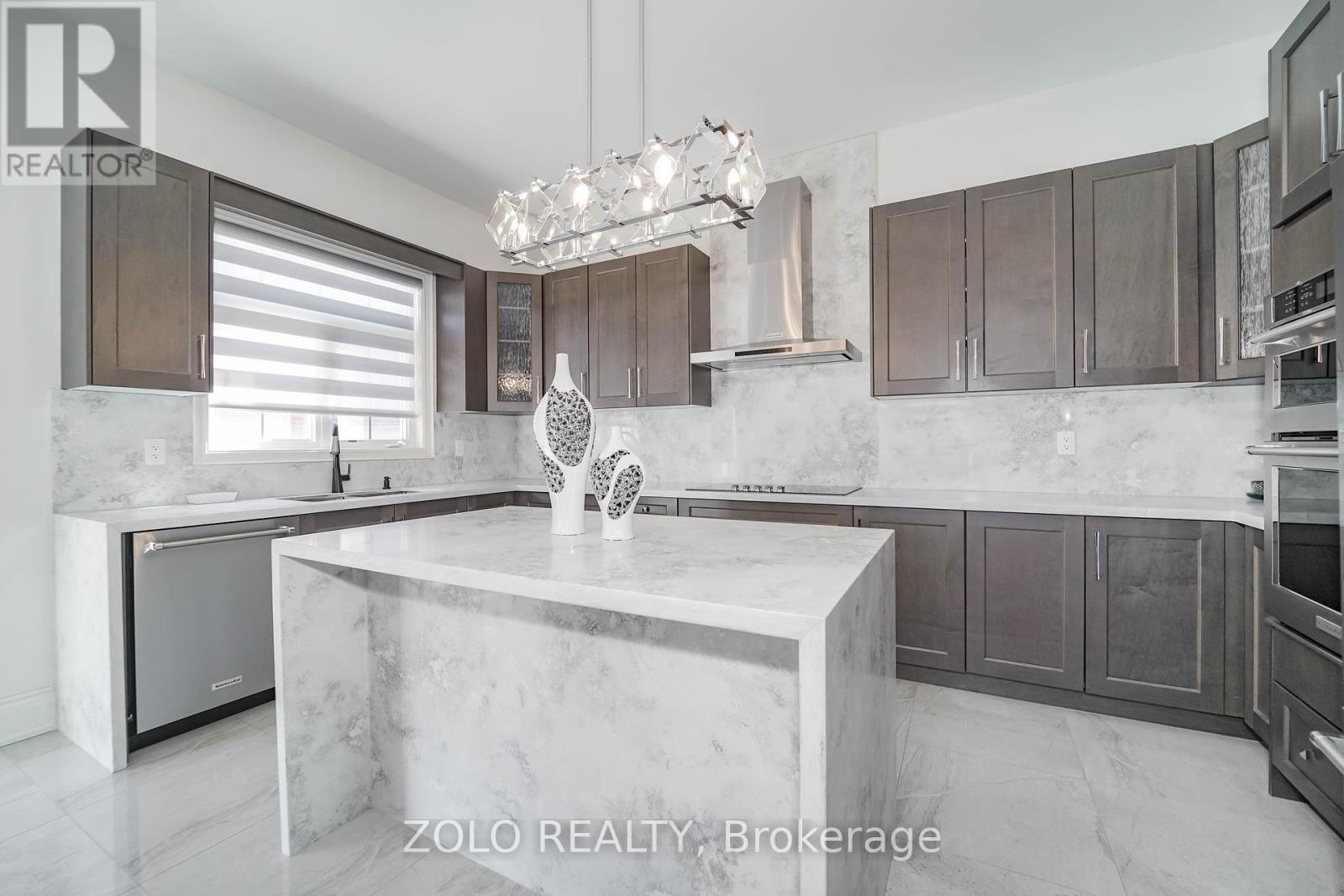 1 Penlea Gate, Brampton, Ontario  L6P 4M7 - Photo 13 - W12178914
