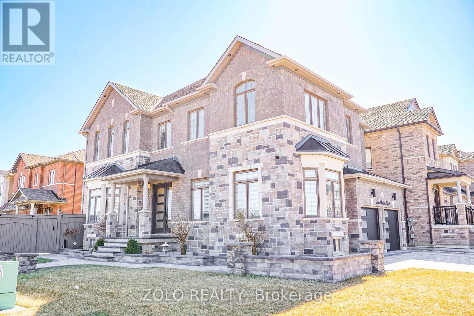 1 Penlea Gate, Brampton, Ontario  L6P 4M7 - Photo 2 - W12178914
