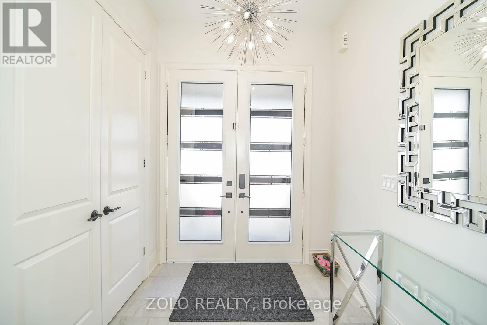 1 Penlea Gate, Brampton, Ontario  L6P 4M7 - Photo 9 - W12178914