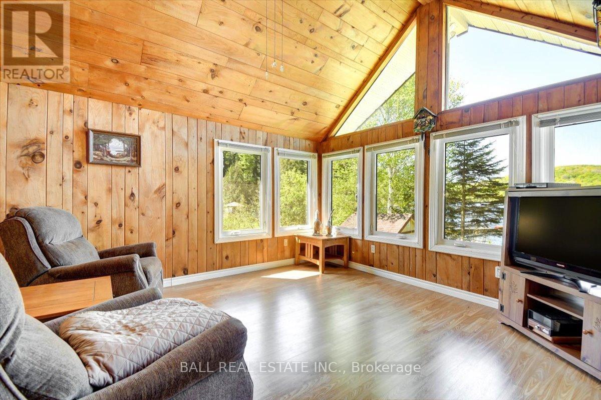 391 Pine Drive, Bancroft, Ontario K0L 1C0 - Photo 8 - X12179077