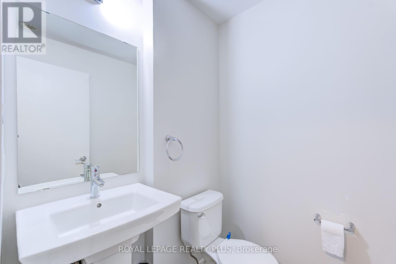 Th 1 - 370 Square One Drive, Mississauga (City Centre), Ontario  L5B 0G6 - Photo 15 - W12171129