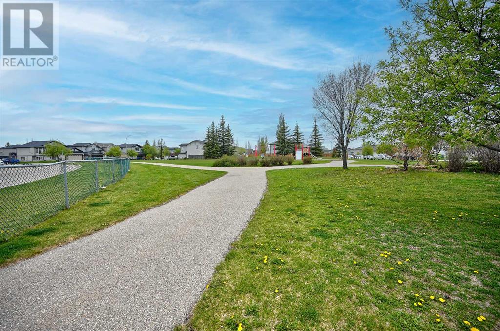 612 Stonegate Road Nw, Airdrie, Alberta  T4B 3A2 - Photo 3 - A2222151