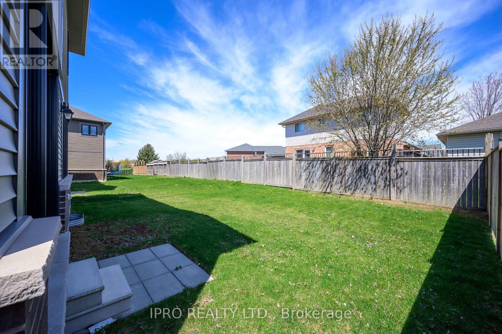 64 Spitfire Drive, Hamilton, Ontario  L0R 1W0 - Photo 46 - X12178829