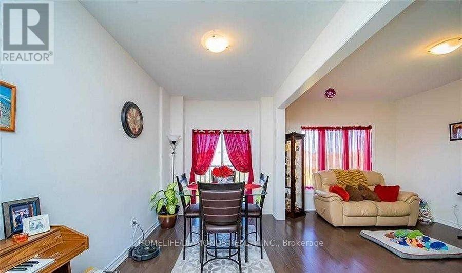 24 Bruton Street, Thorold, Ontario  L2V 0J6 - Photo 8 - X12178904