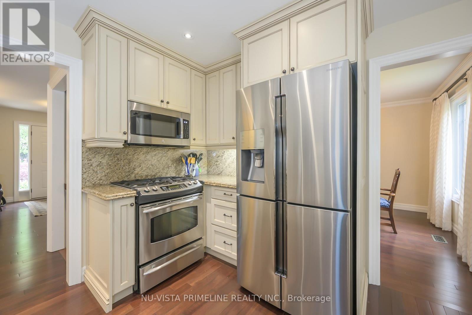60 Meridene Crescent E, London North, Ontario  N5X 1G5 - Photo 12 - X12178967