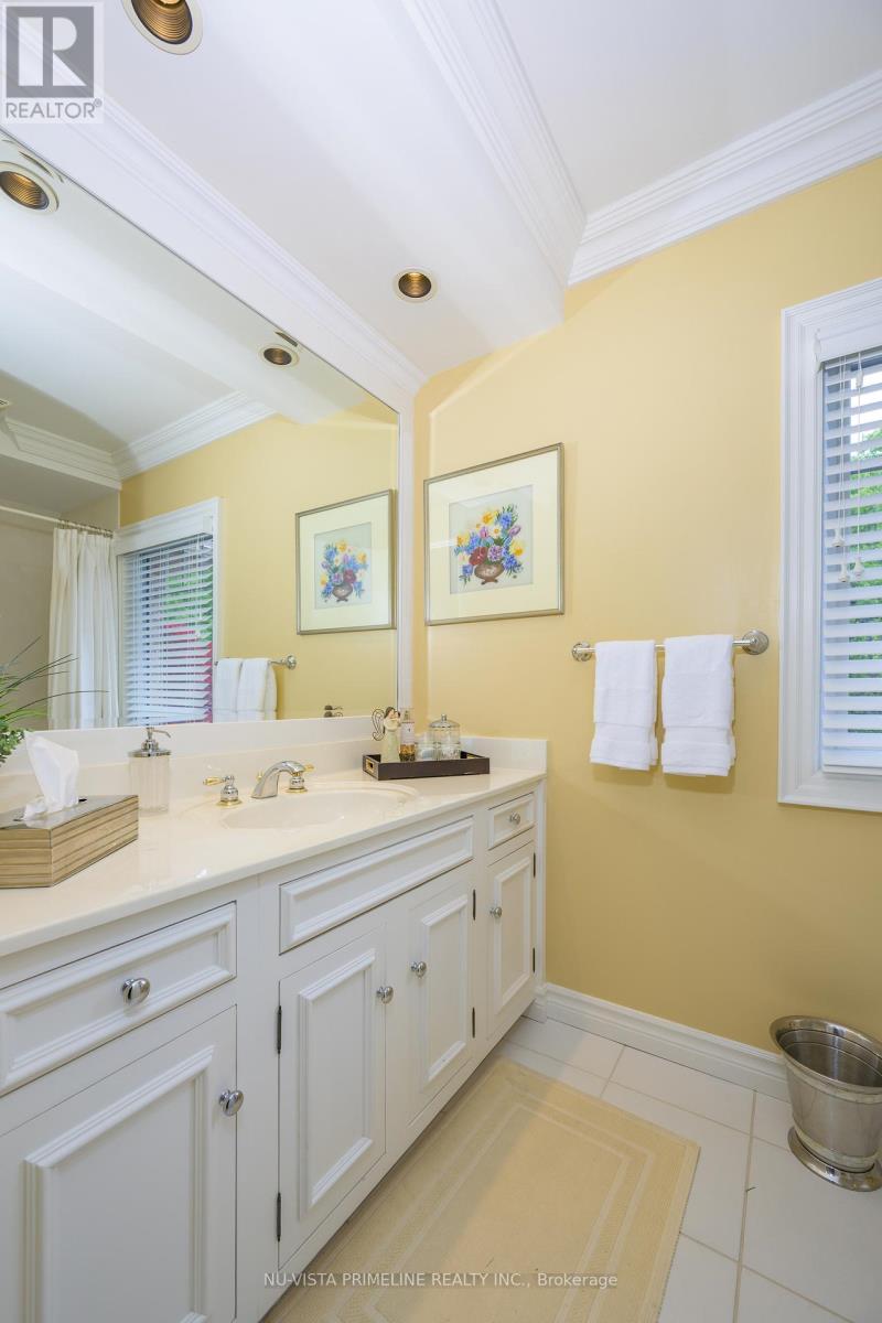 60 Meridene Crescent E, London North, Ontario  N5X 1G5 - Photo 27 - X12178967