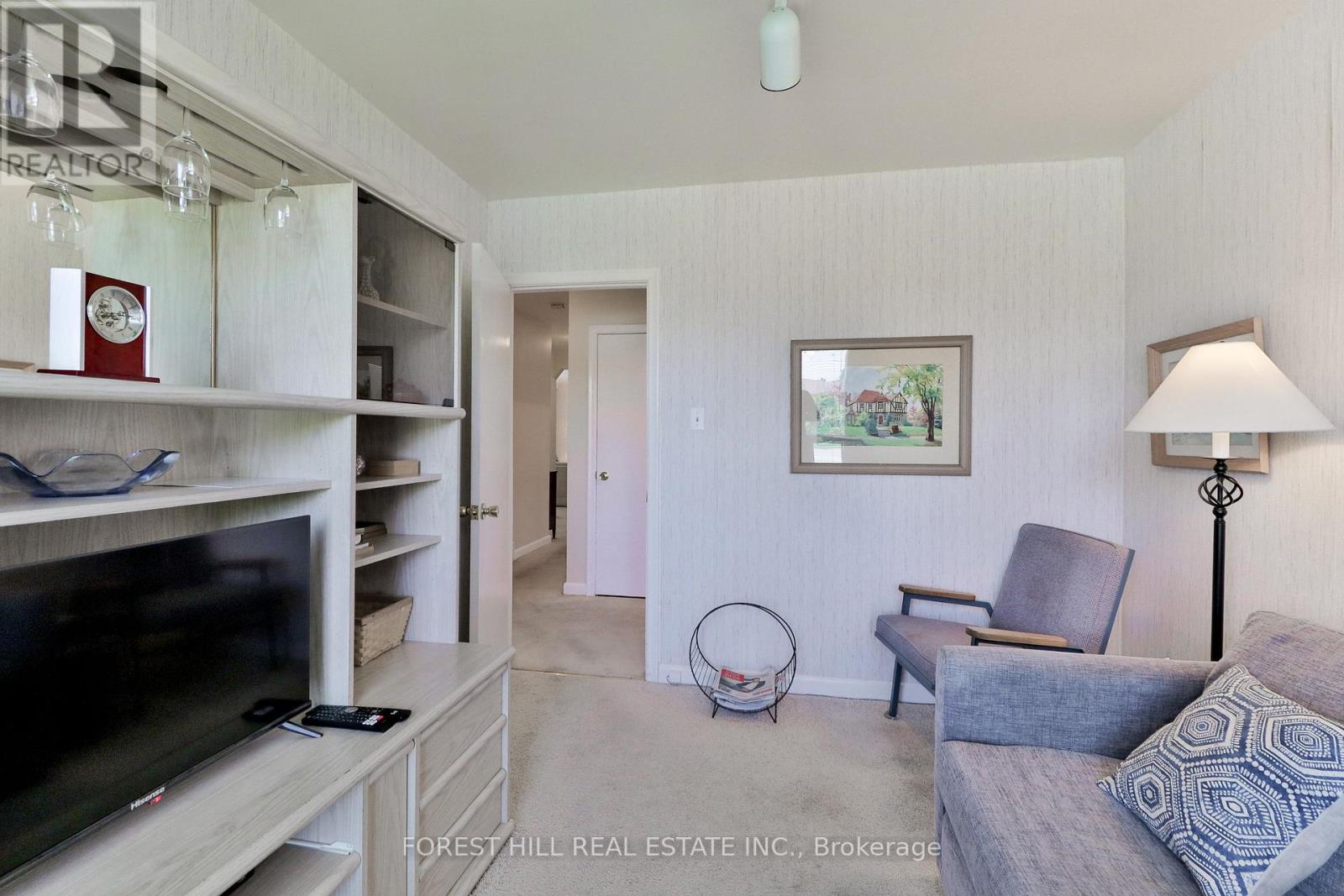 69 Rayside Drive, Toronto (Markland Wood), Ontario  M9C 1S9 - Photo 14 - W12178782