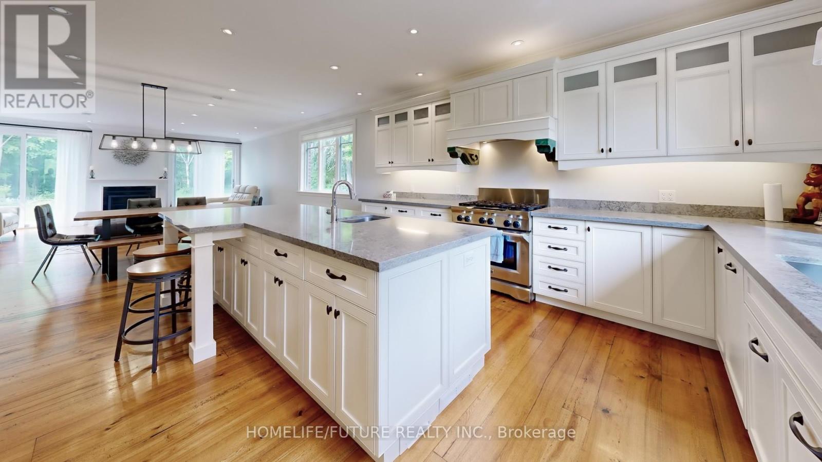 5556 Vivian Road, Whitchurch-Stouffville, Ontario  L4A 3G9 - Photo 13 - N12166365