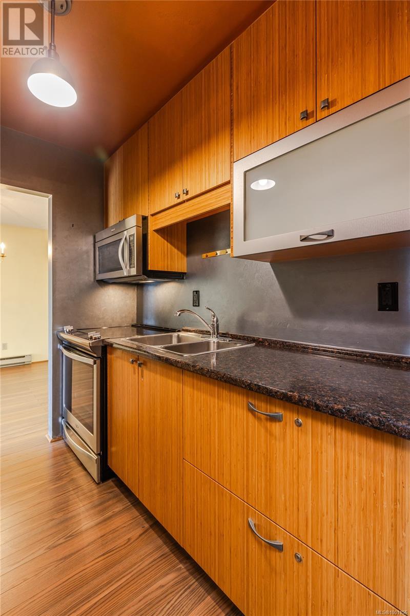 Property at 414 550 Bradley St image 3