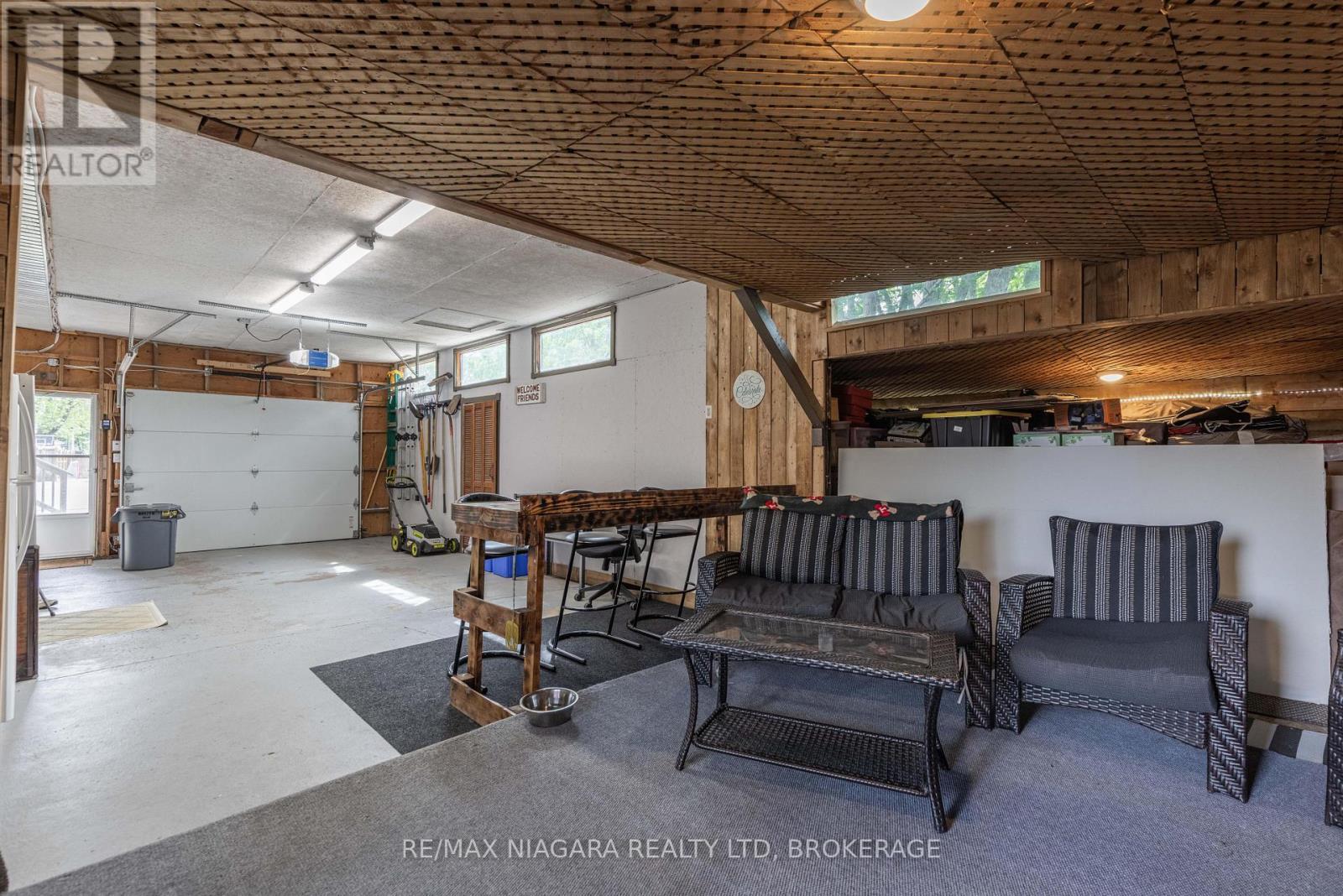 8401 Breadner Crescent, Niagara Falls (Chippawa), Ontario  L2G 6N6 - Photo 22 - X12178944