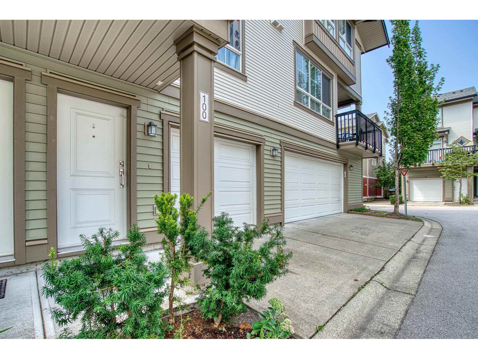 100 19505 68a Avenue, Surrey, British Columbia  V4N 6K3 - Photo 3 - R3005622