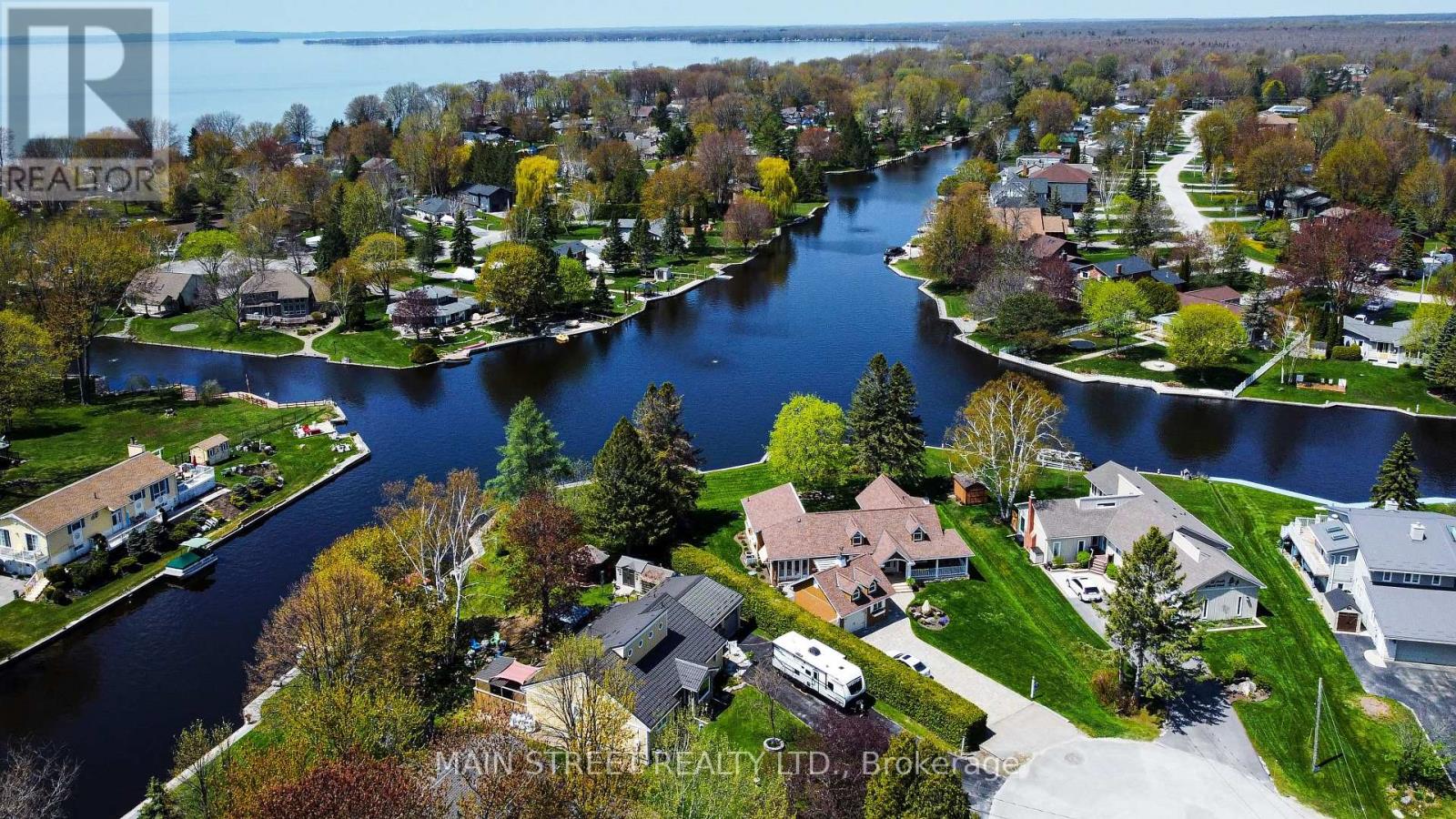 Property at 26 ISLAND TRAIL S image 1
