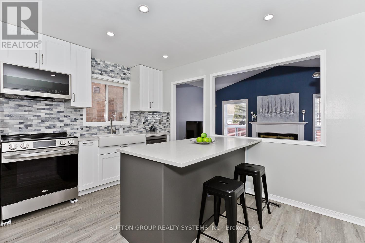 3945 Foxwood Avenue, Mississauga, Ontario  L5N 7V4 - Photo 14 - W12154621