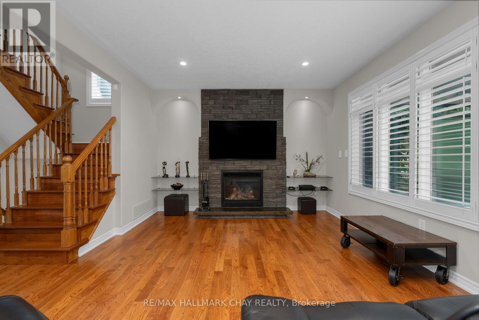 Property at 70 CUMMING DRIVE image 4