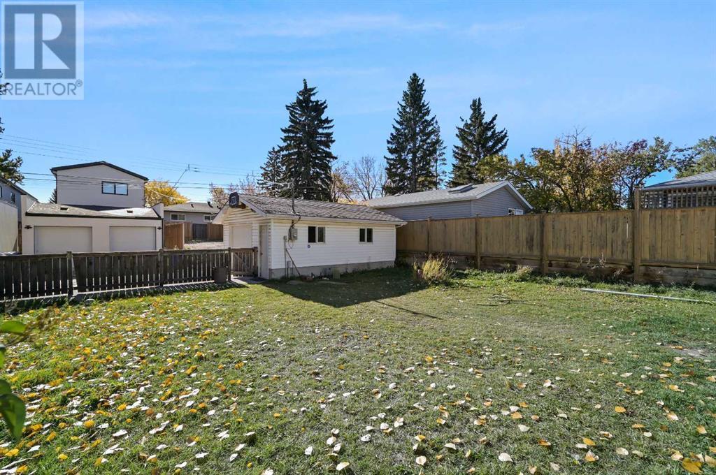 3243 Kenmare Crescent Sw, Calgary, Alberta  T3E 4R4 - Photo 3 - A2225411