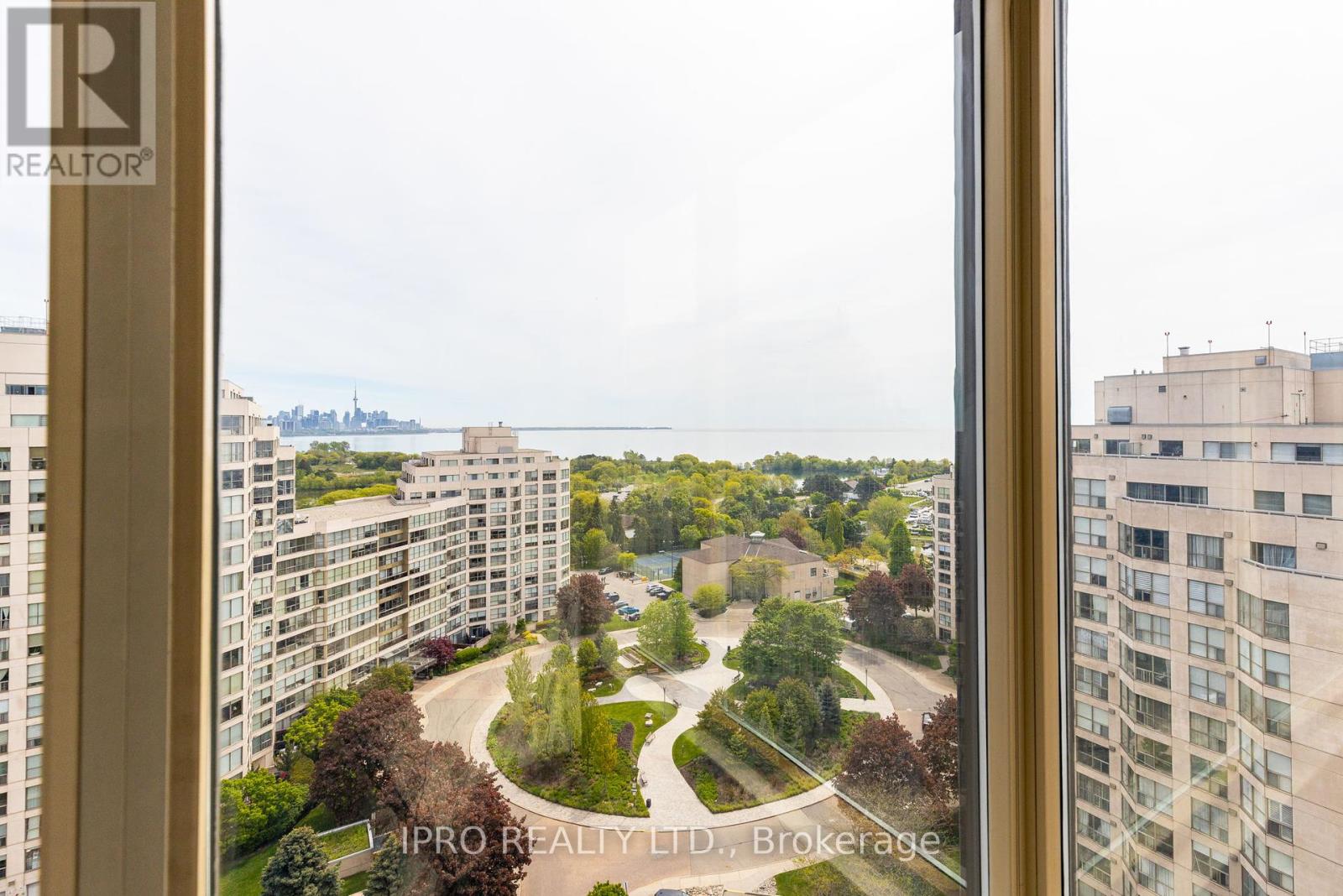 1708 - 2269 Lake Shore Boulevard W, Toronto (Mimico), Ontario  M8V 3X6 - Photo 4 - W12118494