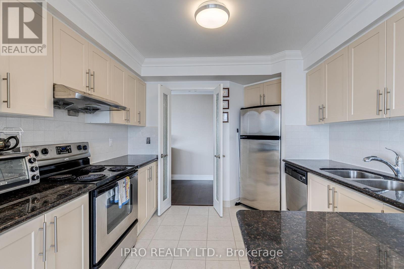 1708 - 2269 Lake Shore Boulevard W, Toronto (Mimico), Ontario  M8V 3X6 - Photo 11 - W12118494