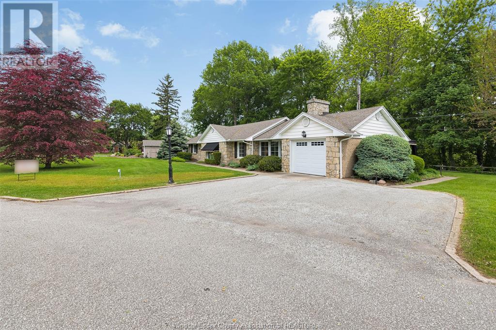 Property at 1506 WHITEWOOD image 2