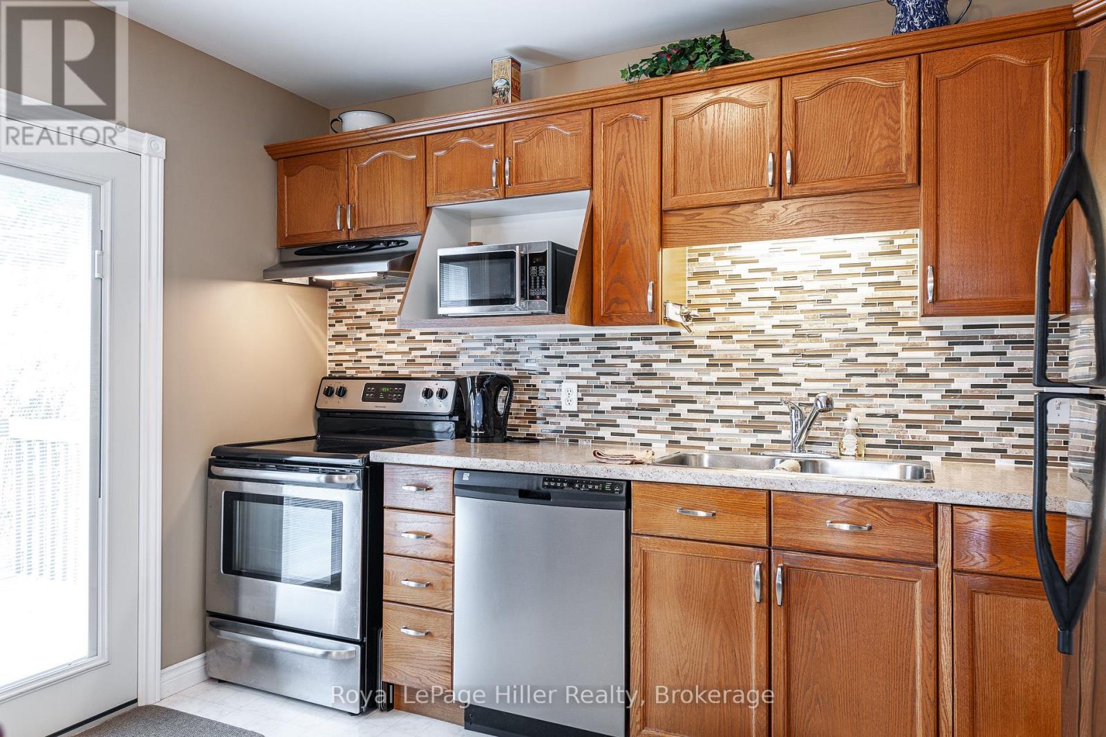 70 Pleasant Drive, Stratford, Ontario  N5A 4X3 - Photo 10 - X12179023